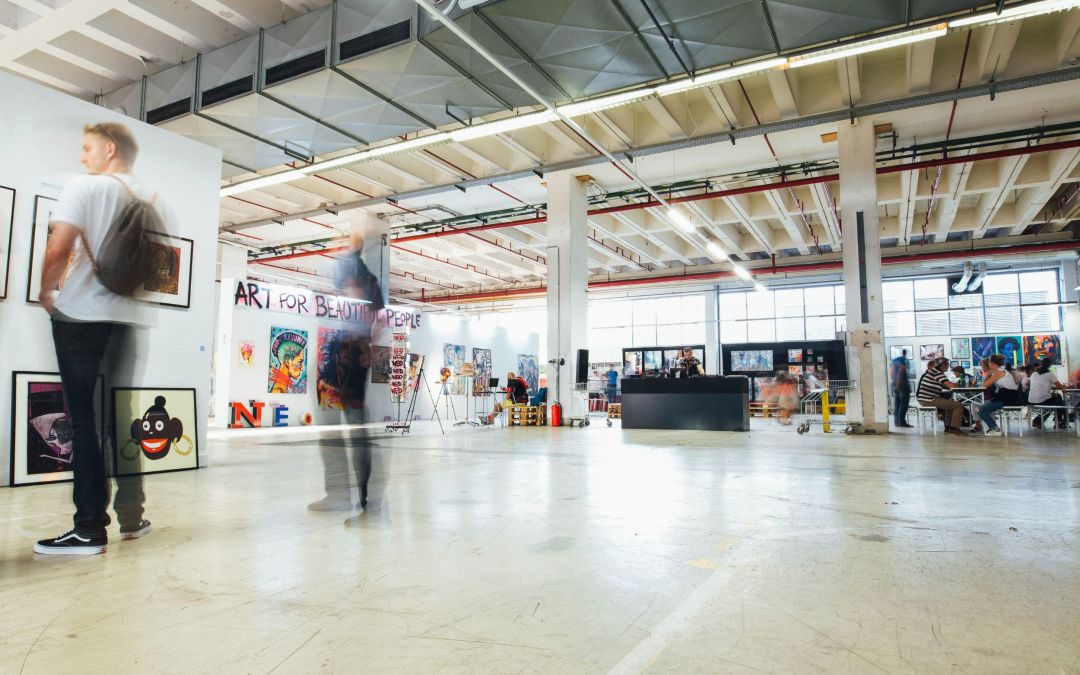 Dein Kunstmesse-Guide 2025: Tipps und Tricks & Messekalender